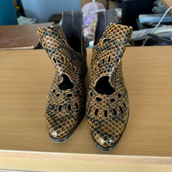 Snakeskin Pattern Boots - Picture 3 of 8